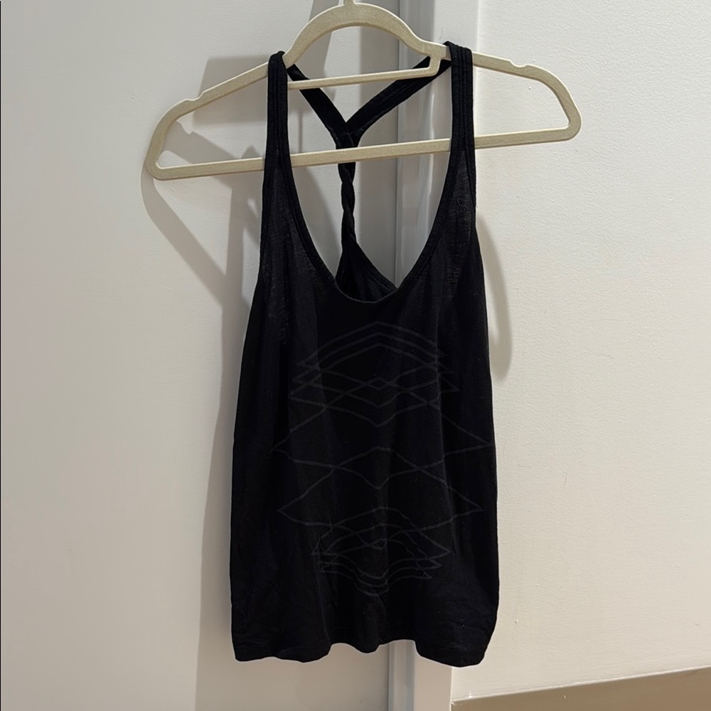 Chic Black workout Tank with Geometric Pattern